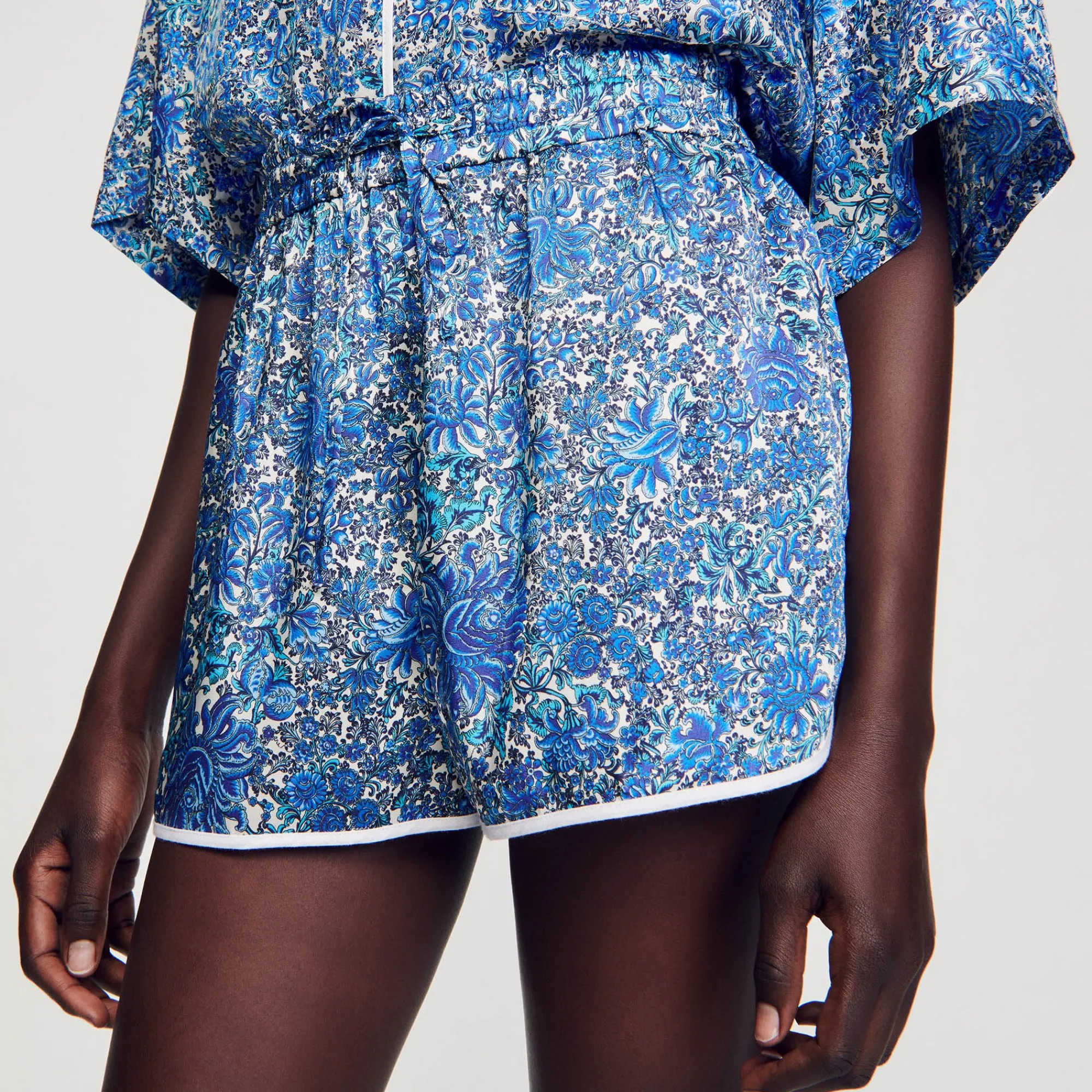 Ensembles|Jupes & Shorts*SANDRO Short à Imprimé Fleuri Bleu / Blanc